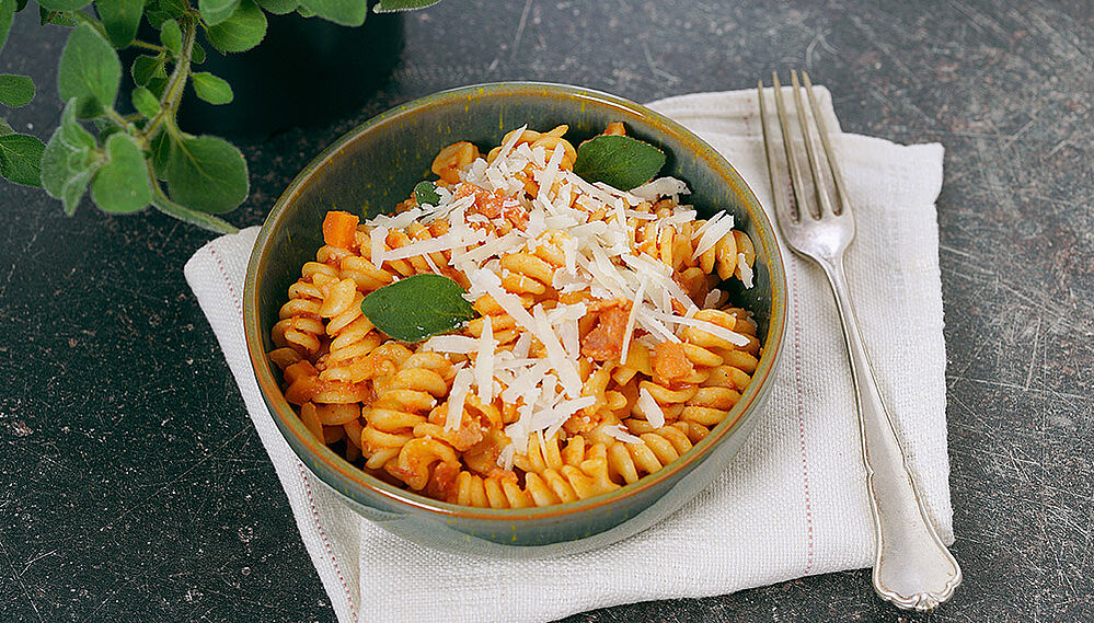 Teller mit Fusilli alla napoletana 