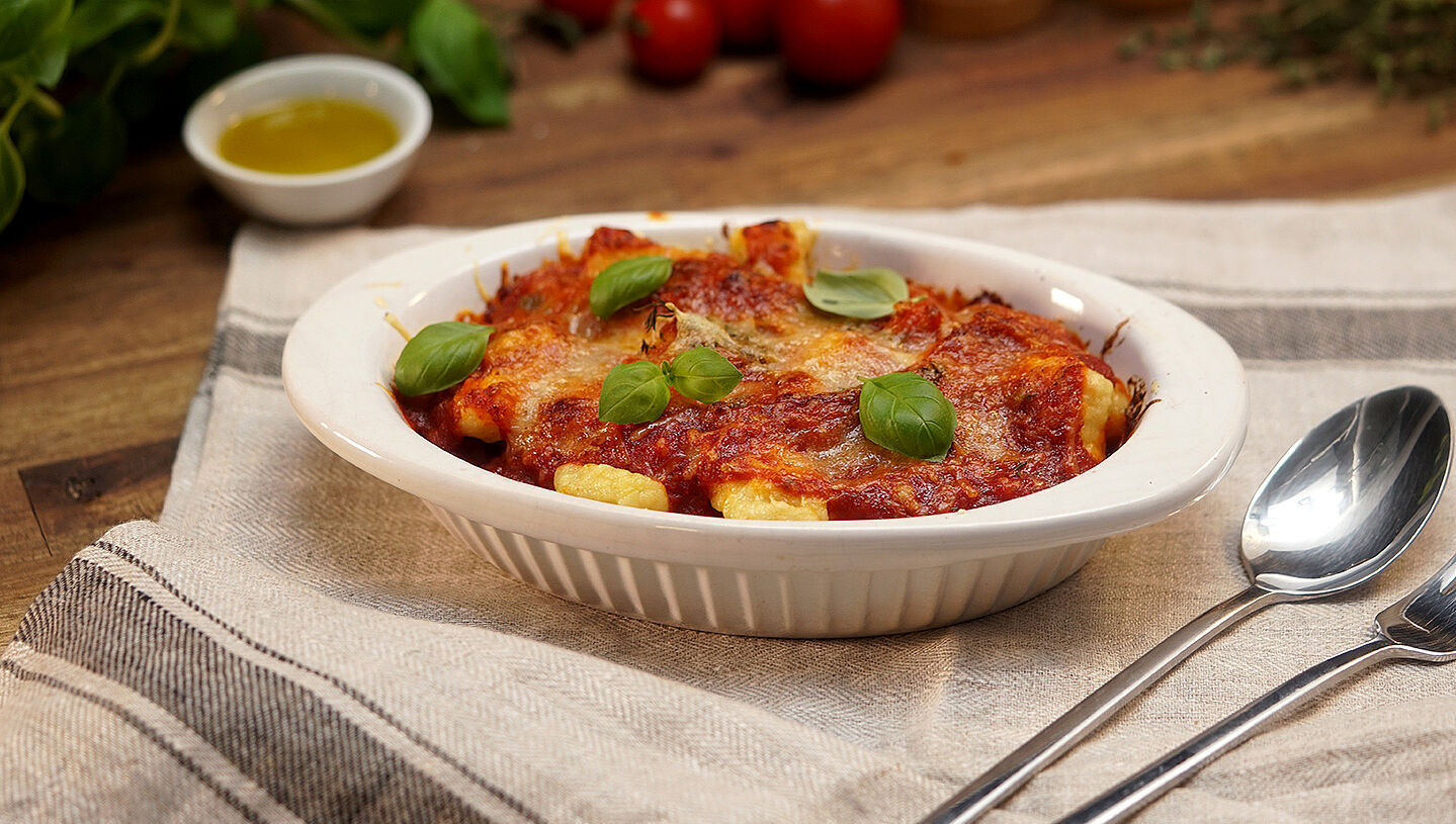 Gnocchi al forno mit Tomatensauce, Parmesan und Thymian