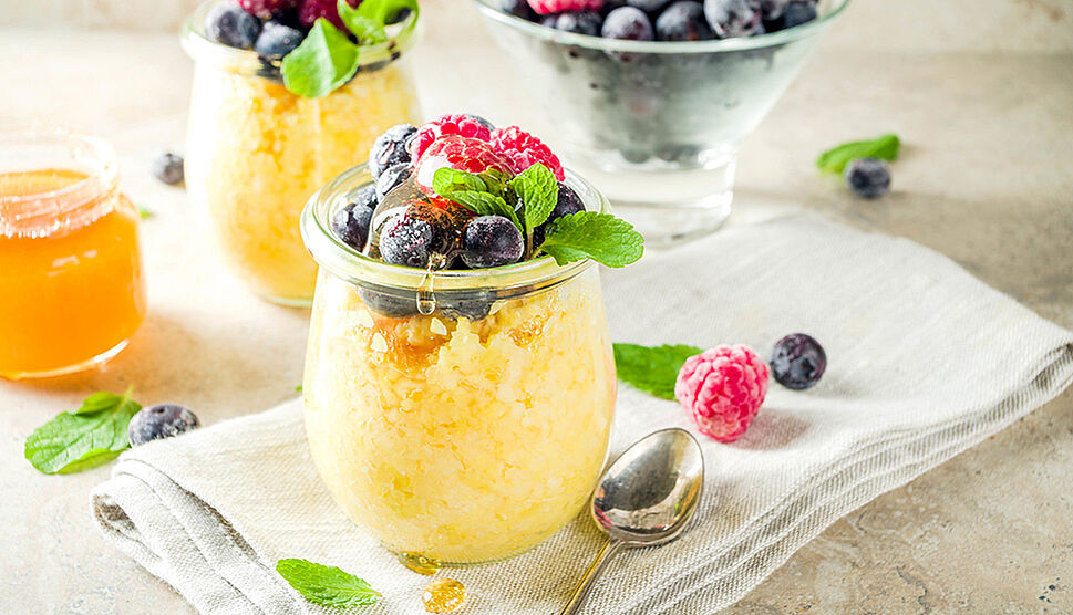 Polenta als Dessert in einem kleinen Glas