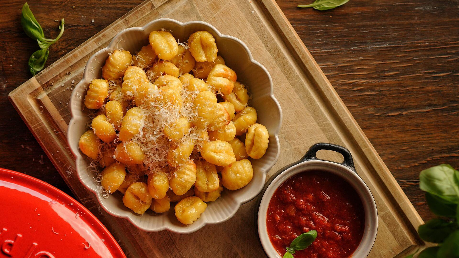 Crispy Air Fryer Gnocchi with Parmesan & Dip