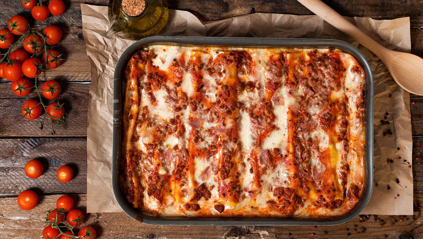 Lasagne mit Käse überbacken aus dem Ofen