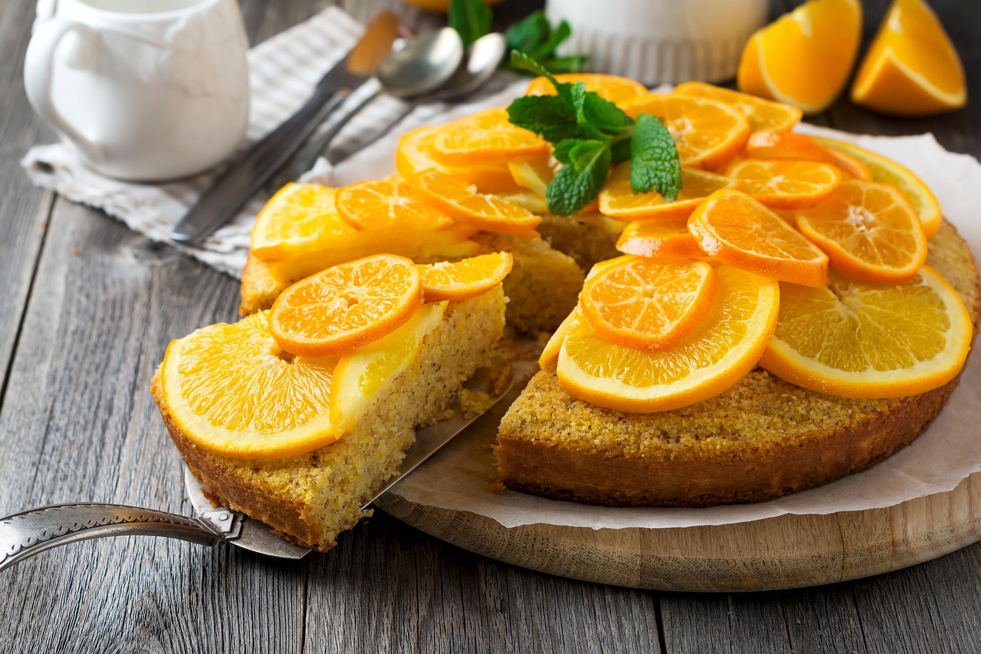 Kuchen mit Orangen und Polenta